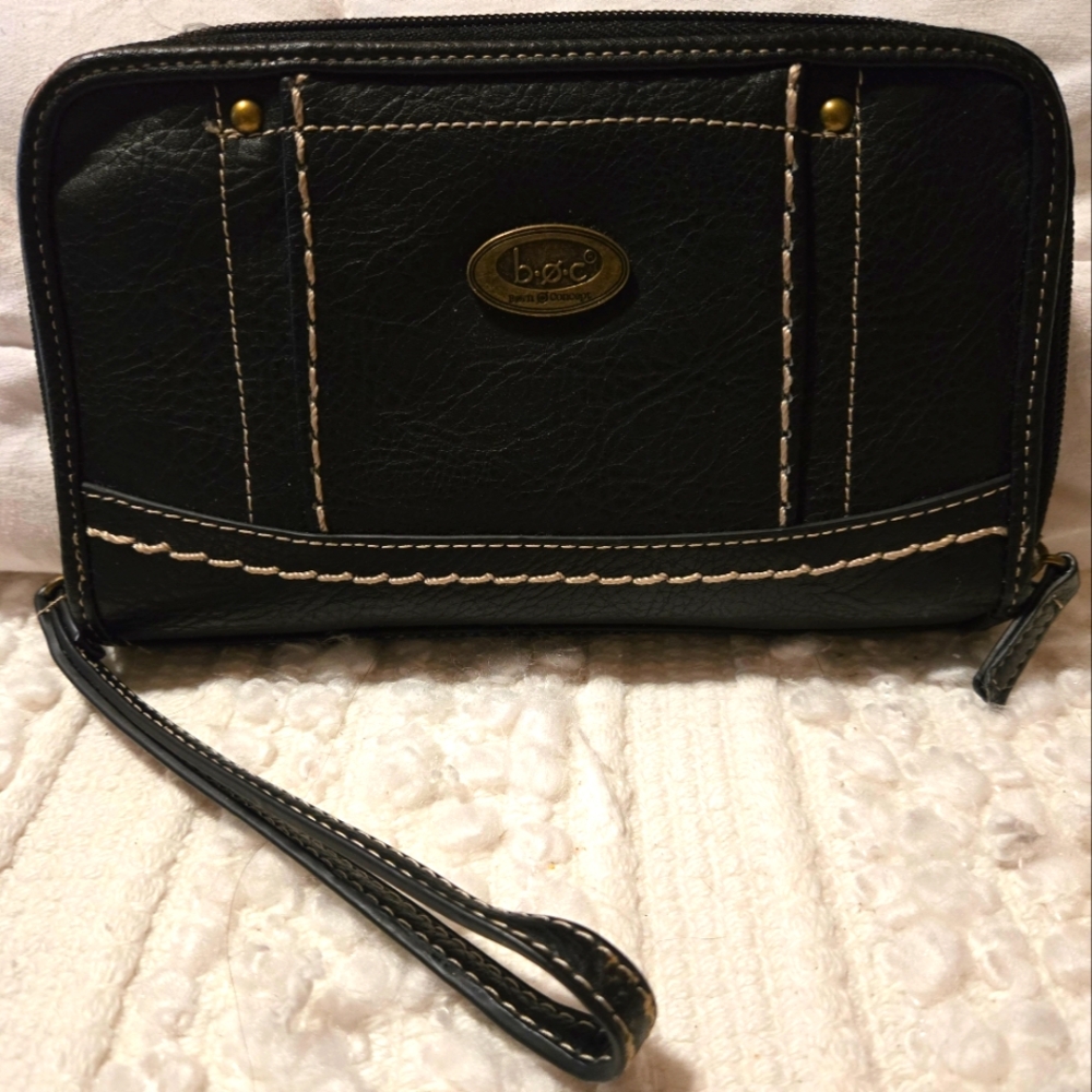 BOC wristlet wallet